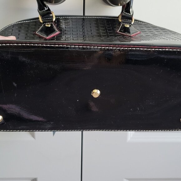 NWT INVECE Italian Patent Leather Handbag with Shoulder Strap & Keychain - Picture 7 of 12